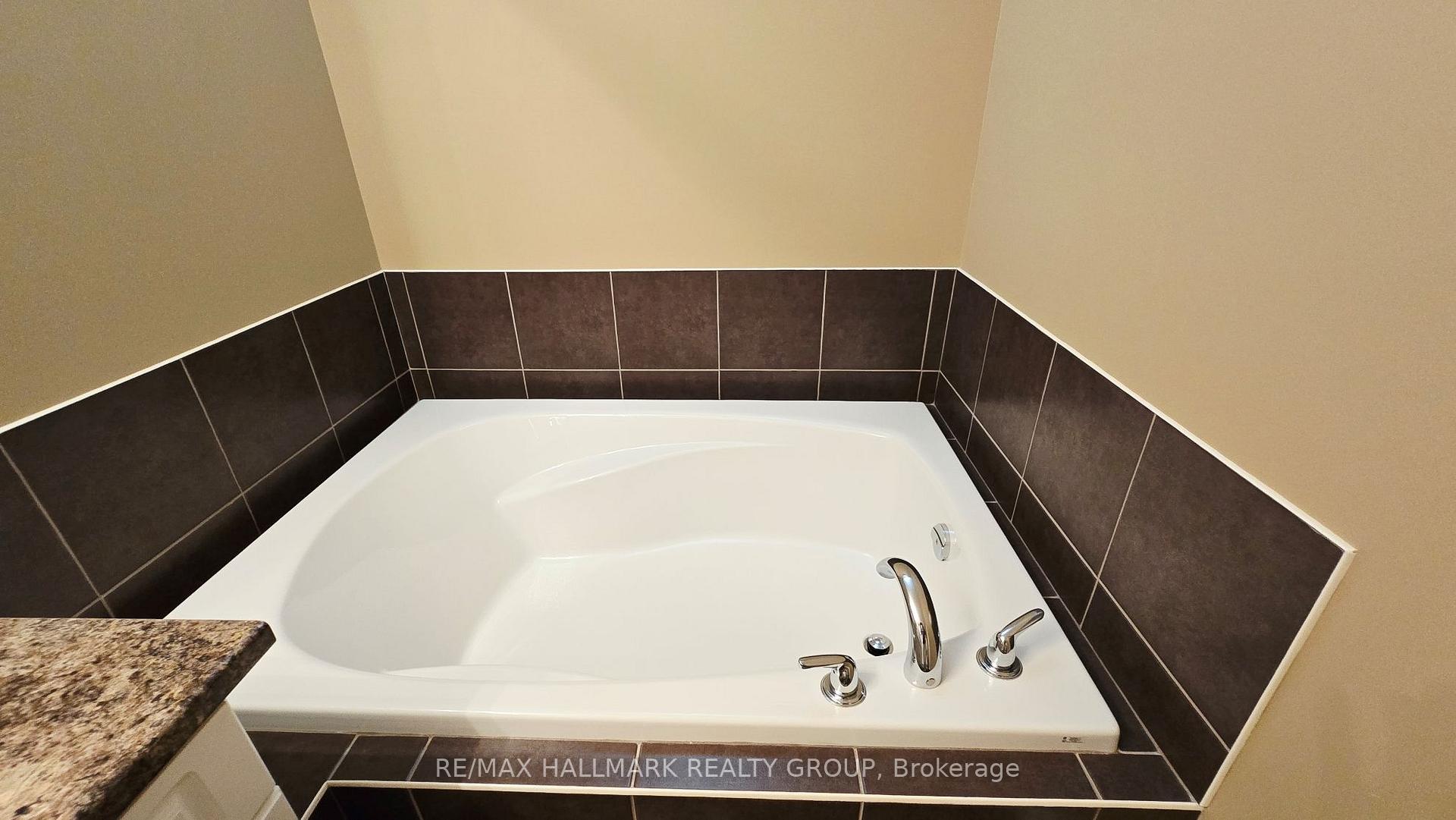 Photo 17 of 50 Edenvale Drive, Ottawa, Kanata - Beaverbrook — HOMEH
