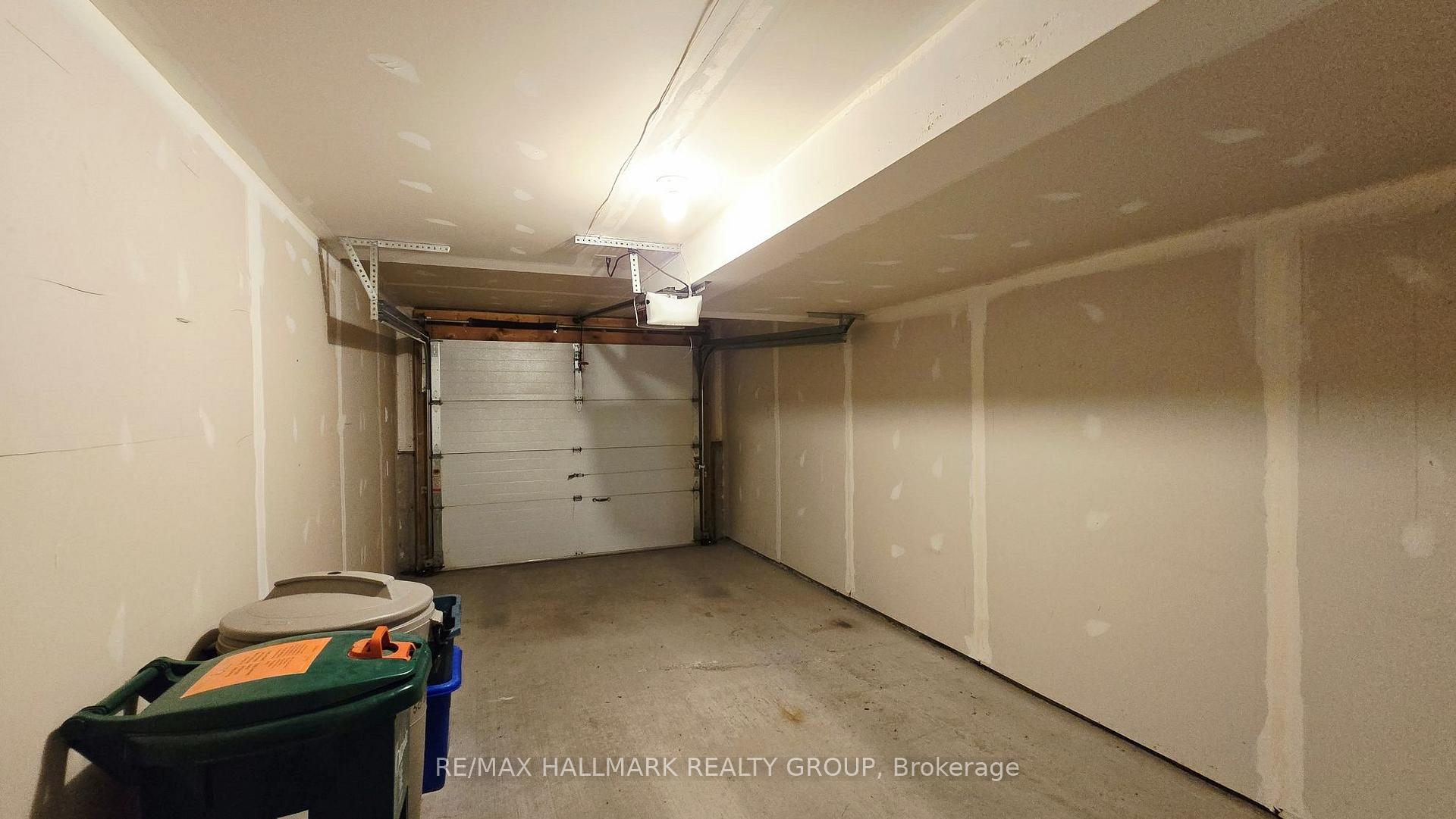 Photo 27 of 50 Edenvale Drive, Ottawa, Kanata - Beaverbrook — HOMEH