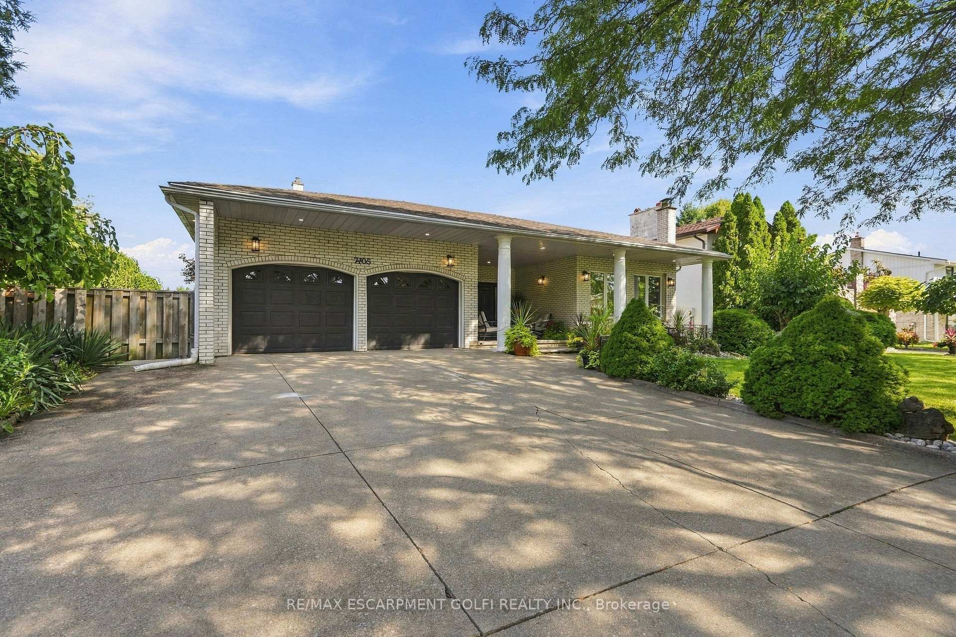Photo 3 of 7105 York Drive, Niagara Falls, Morrison — HOMEH