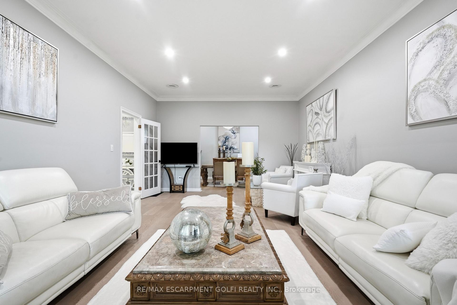 Photo 8 of 7105 York Drive, Niagara Falls, Morrison — HOMEH