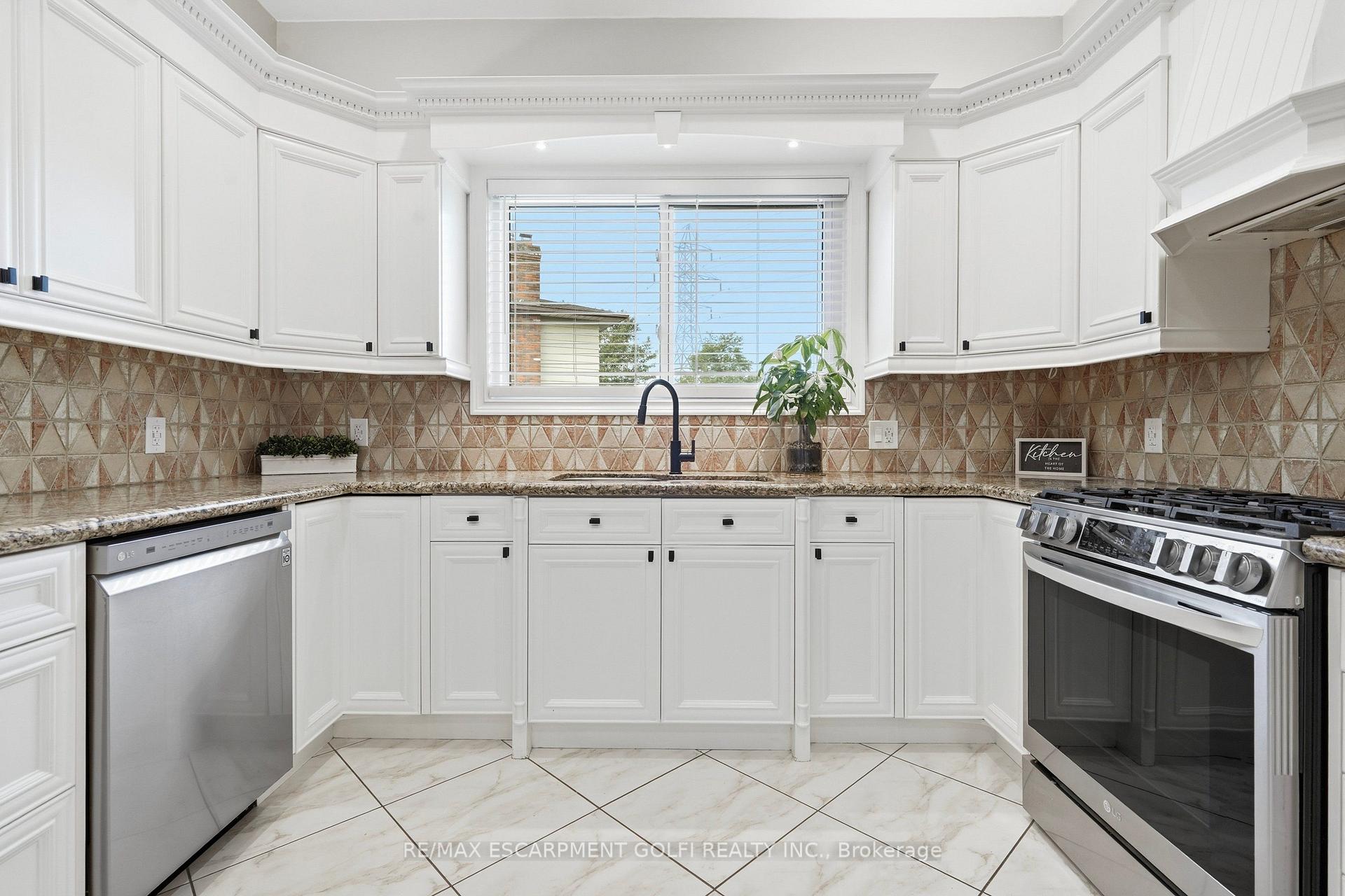 Photo 11 of 7105 York Drive, Niagara Falls, Morrison — HOMEH