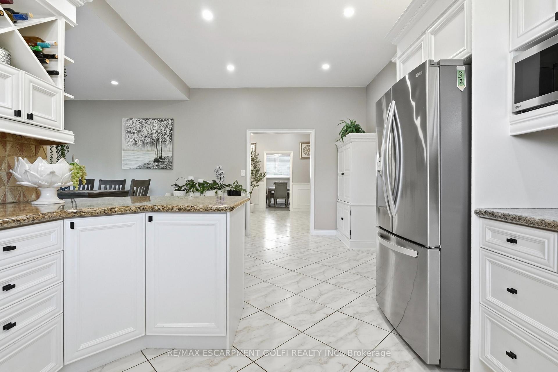 Photo 12 of 7105 York Drive, Niagara Falls, Morrison — HOMEH
