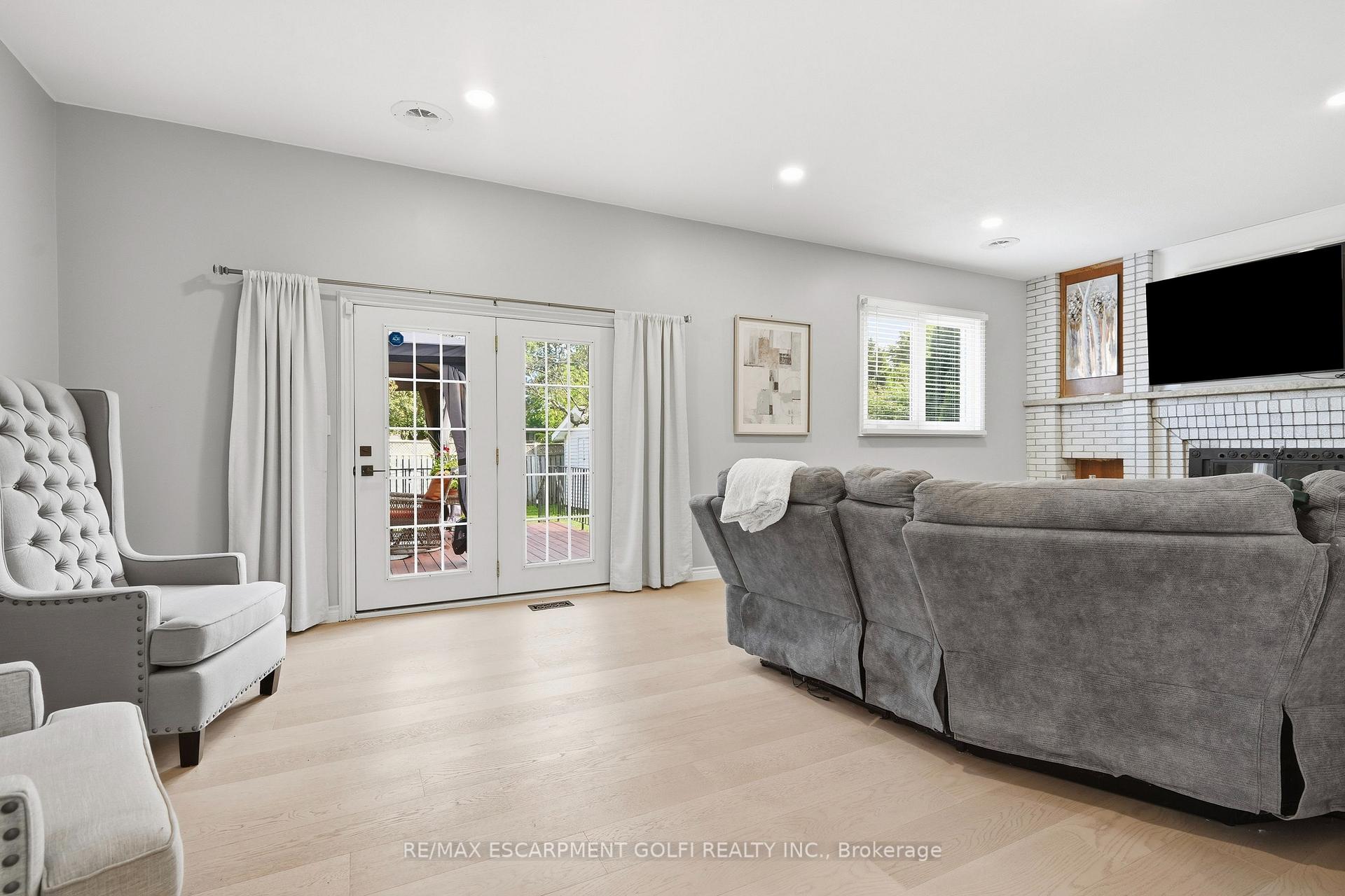 Photo 14 of 7105 York Drive, Niagara Falls, Morrison — HOMEH