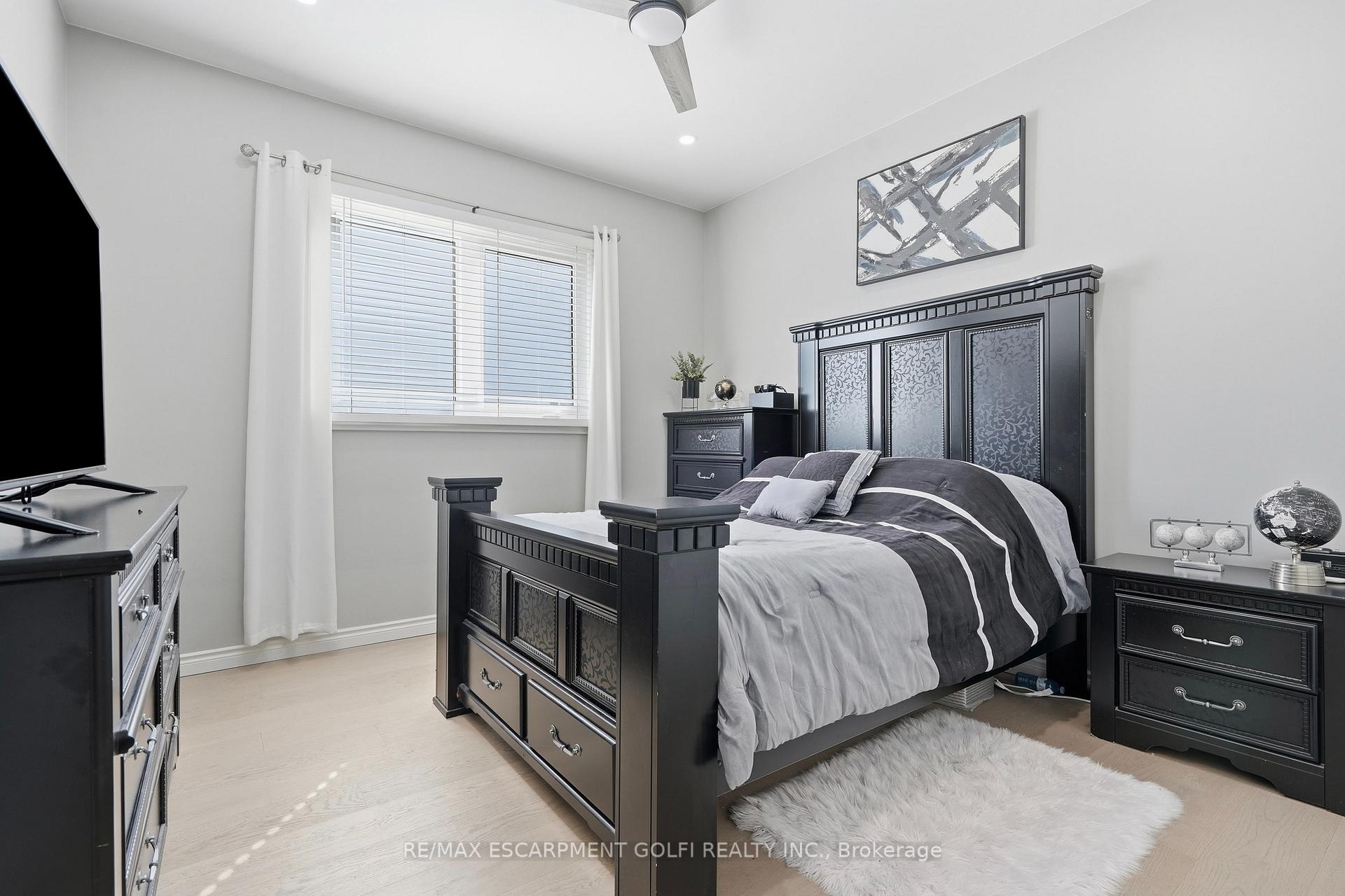 Photo 17 of 7105 York Drive, Niagara Falls, Morrison — HOMEH