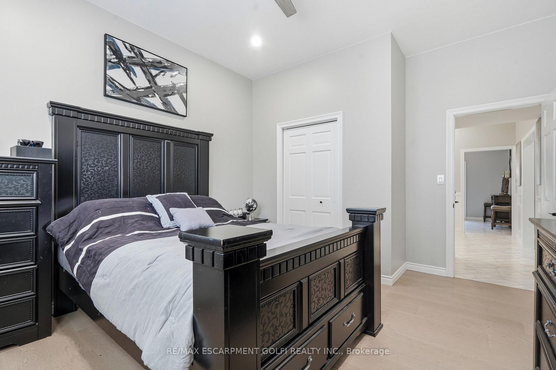 Photo 18 of 7105 York Drive, Niagara Falls, Morrison — HOMEH