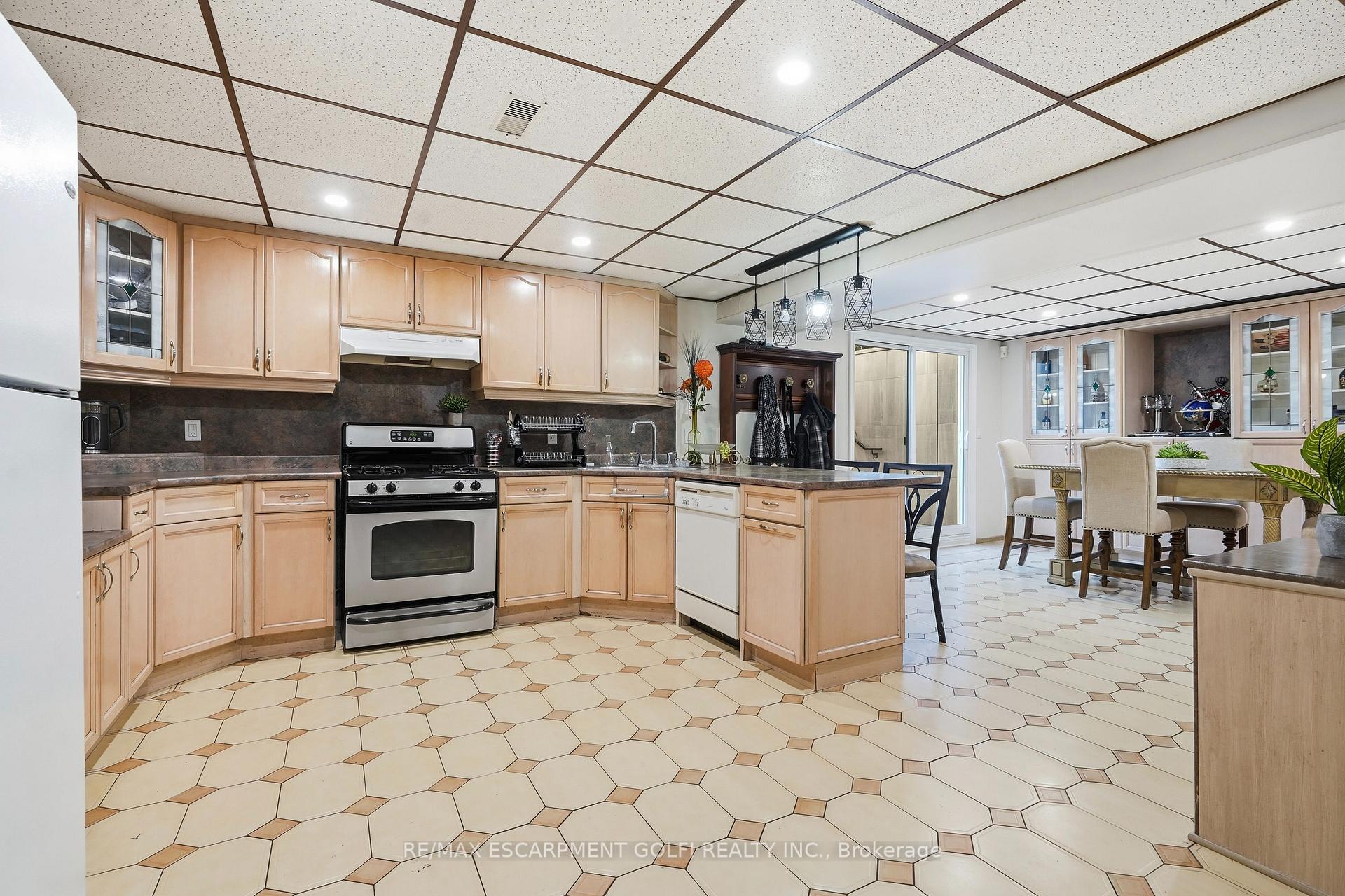 Photo 30 of 7105 York Drive, Niagara Falls, Morrison — HOMEH