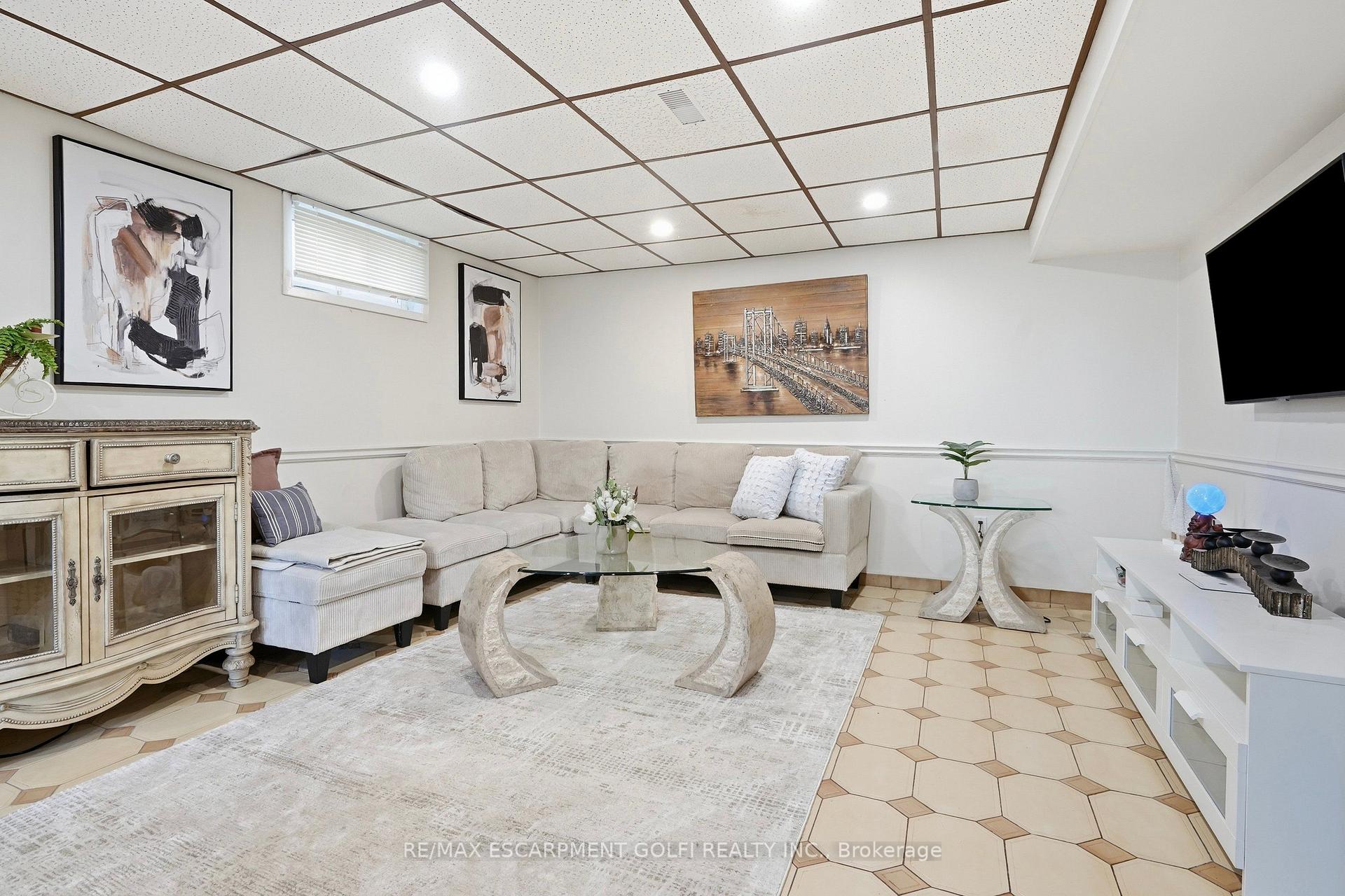 Photo 32 of 7105 York Drive, Niagara Falls, Morrison — HOMEH