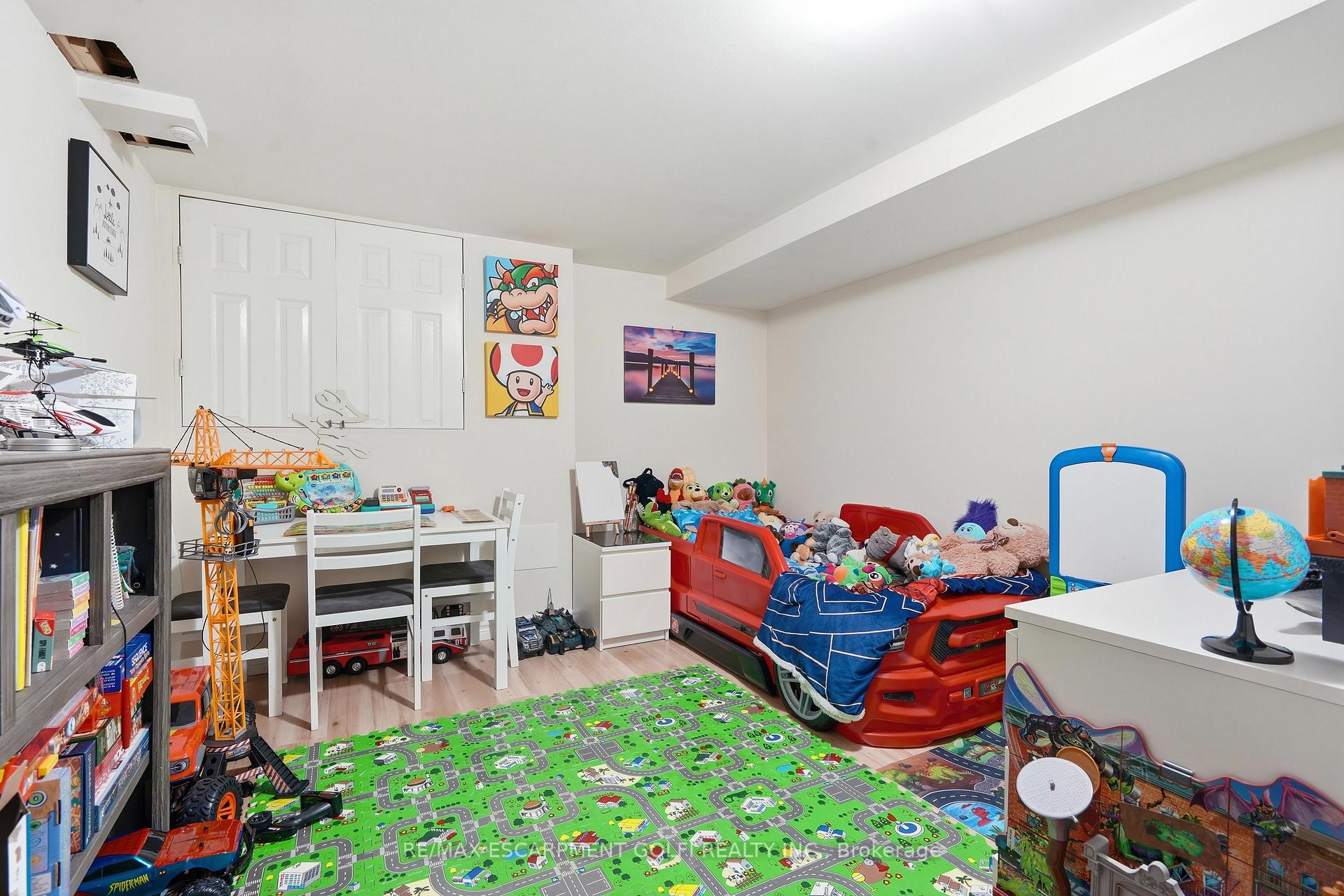 Photo 37 of 7105 York Drive, Niagara Falls, Morrison — HOMEH
