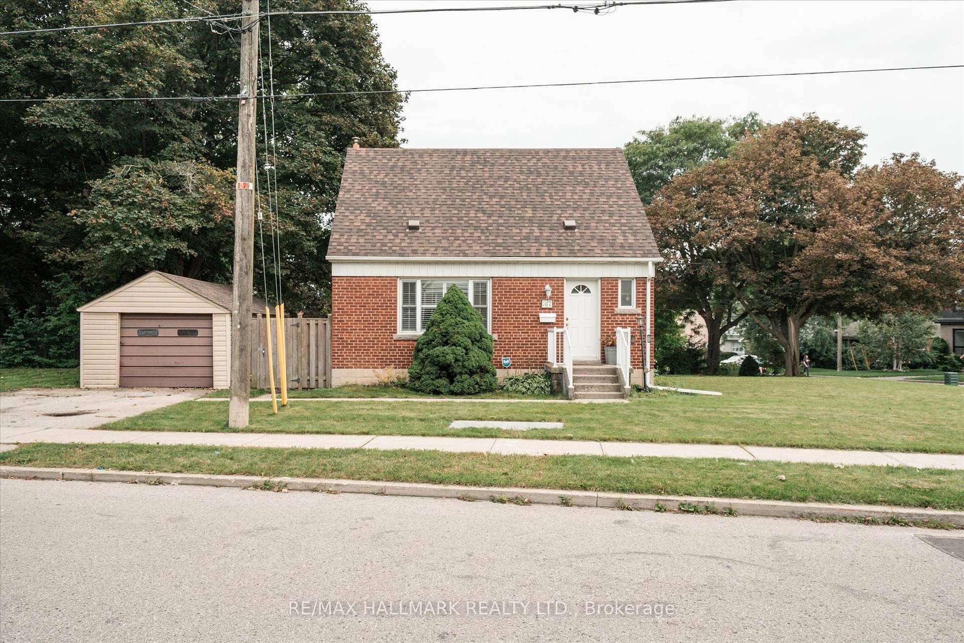 Photo 1 of 37 Holswade Road, Scarborough, Clairlea-Birchmount — HOMEH