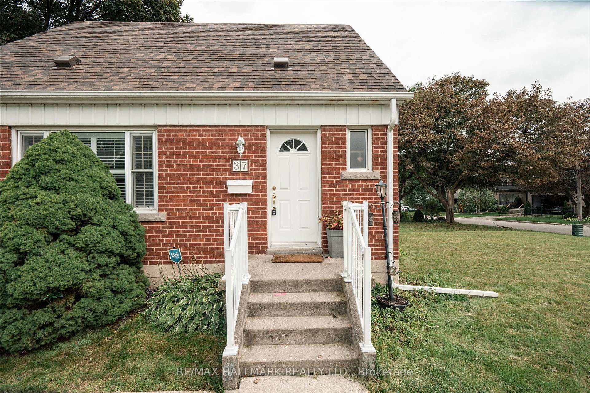 Photo 7 of 37 Holswade Road, Scarborough, Clairlea-Birchmount — HOMEH