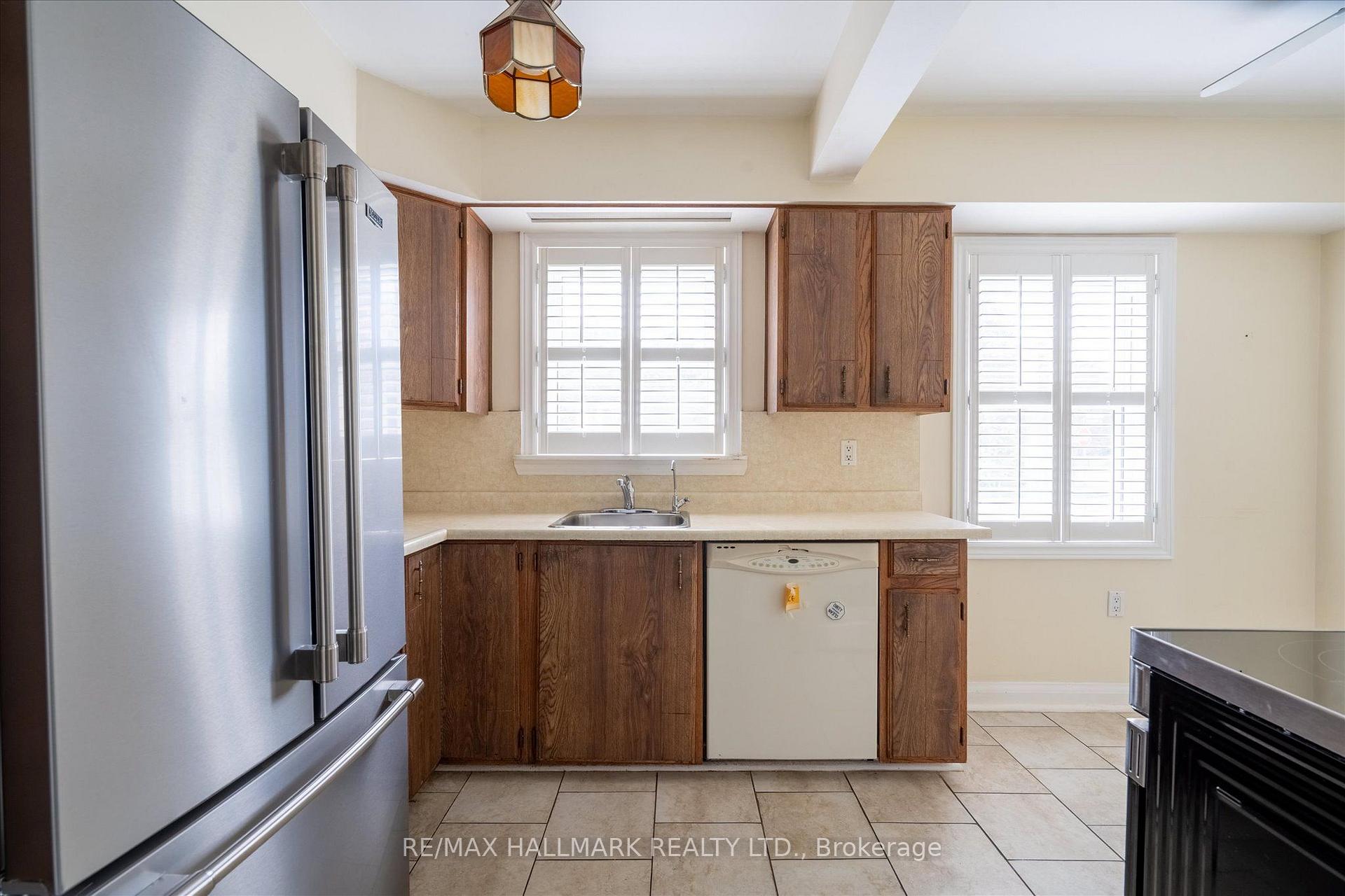 Photo 14 of 37 Holswade Road, Scarborough, Clairlea-Birchmount — HOMEH