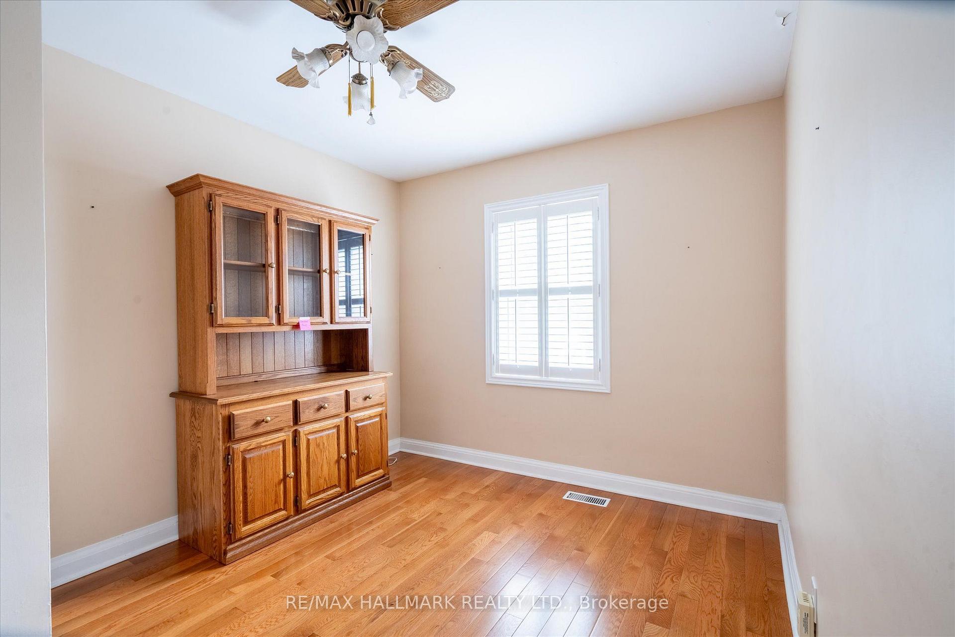 Photo 16 of 37 Holswade Road, Scarborough, Clairlea-Birchmount — HOMEH