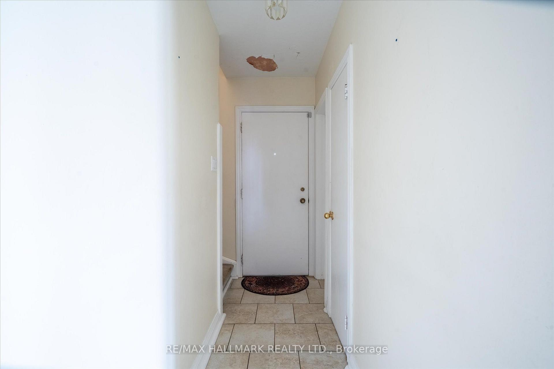 Photo 18 of 37 Holswade Road, Scarborough, Clairlea-Birchmount — HOMEH