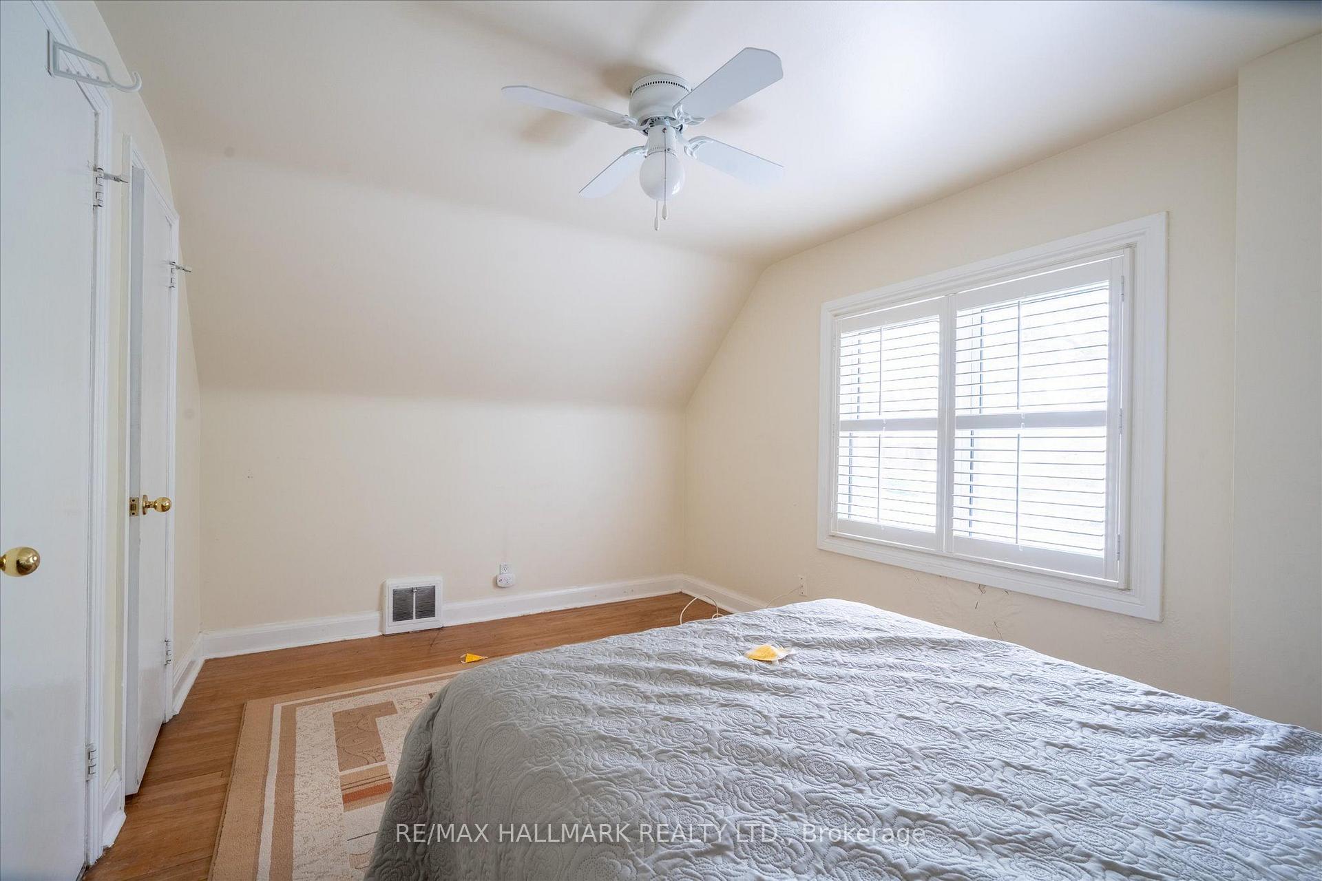 Photo 21 of 37 Holswade Road, Scarborough, Clairlea-Birchmount — HOMEH