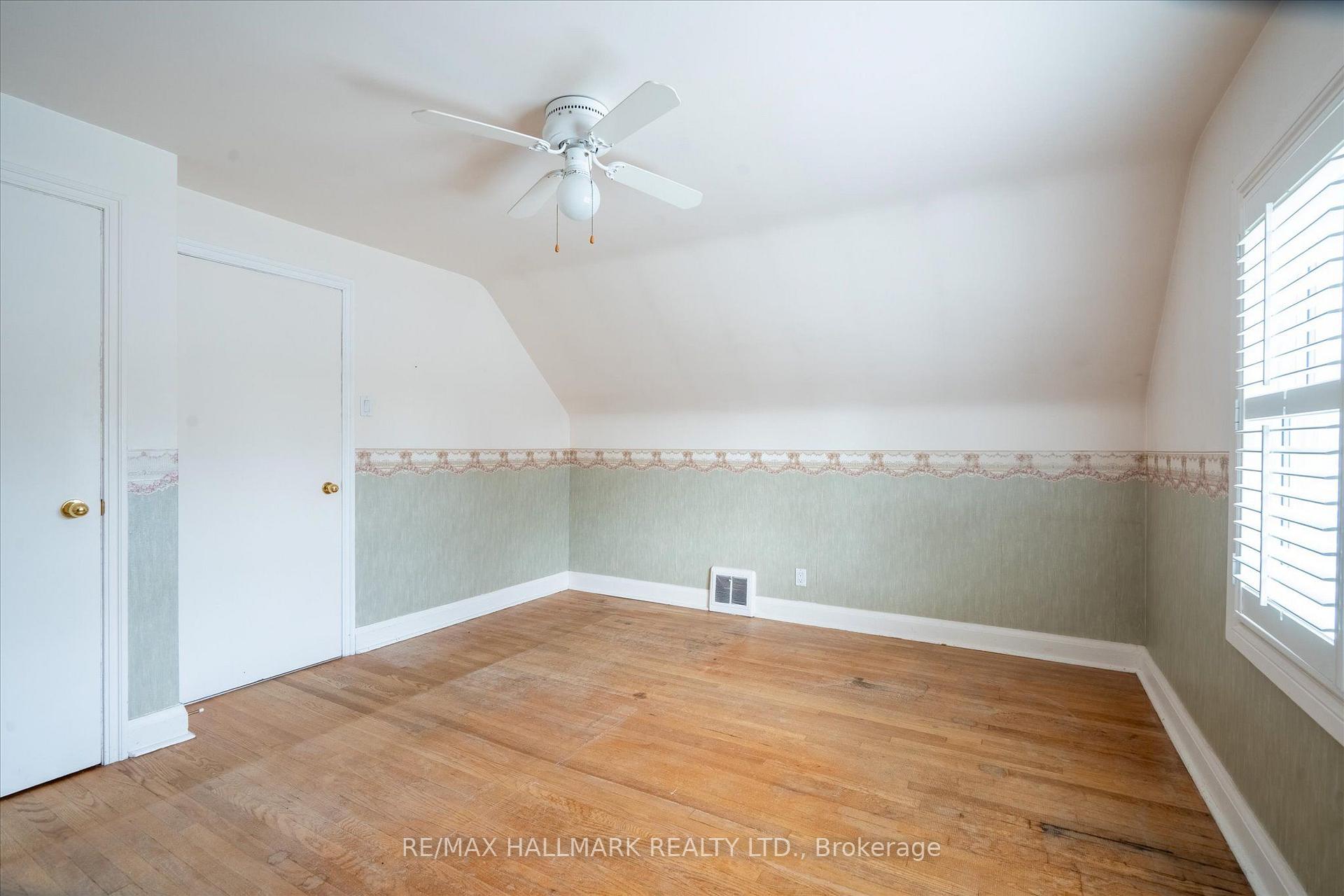 Photo 23 of 37 Holswade Road, Scarborough, Clairlea-Birchmount — HOMEH