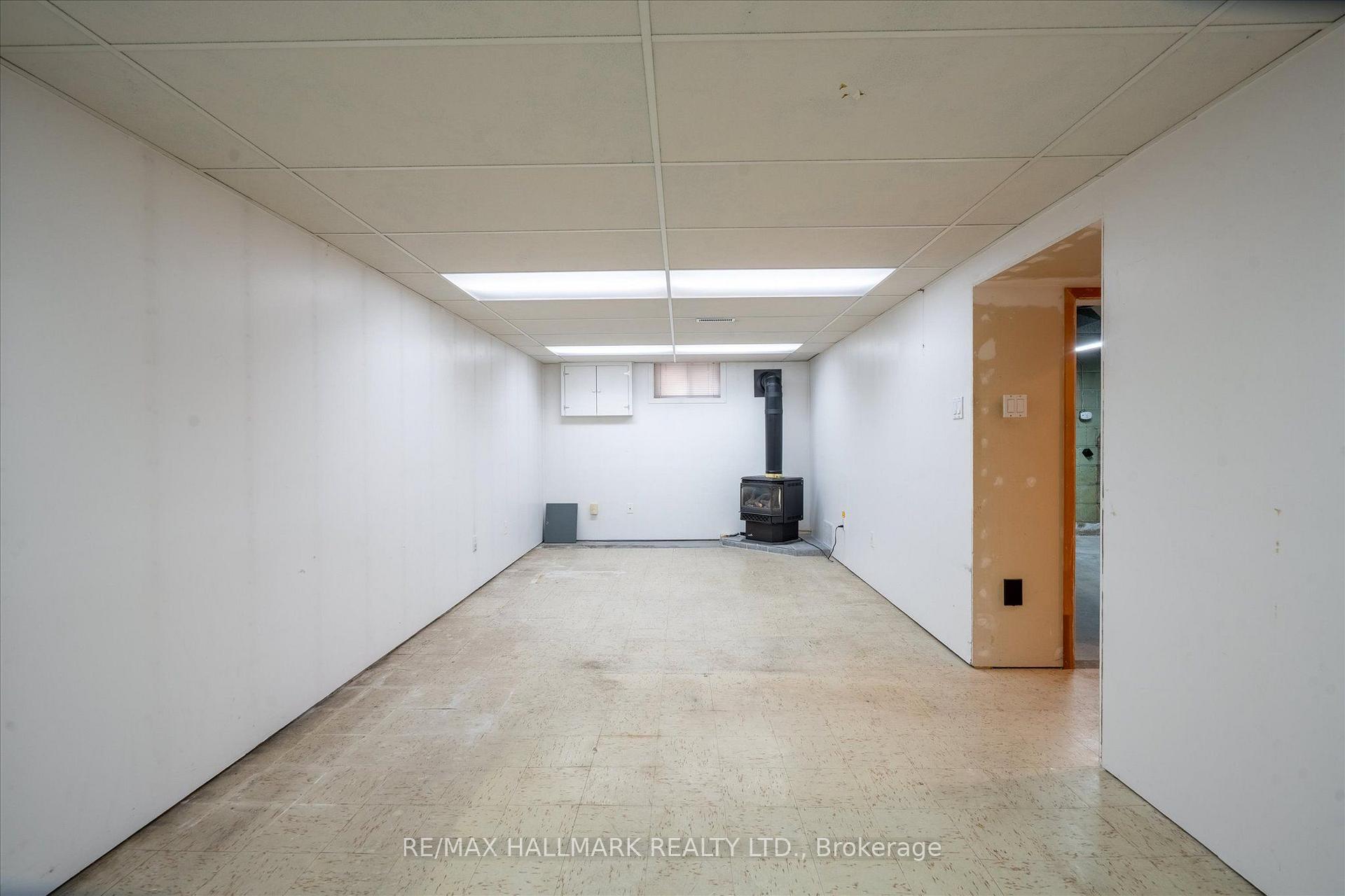 Photo 25 of 37 Holswade Road, Scarborough, Clairlea-Birchmount — HOMEH