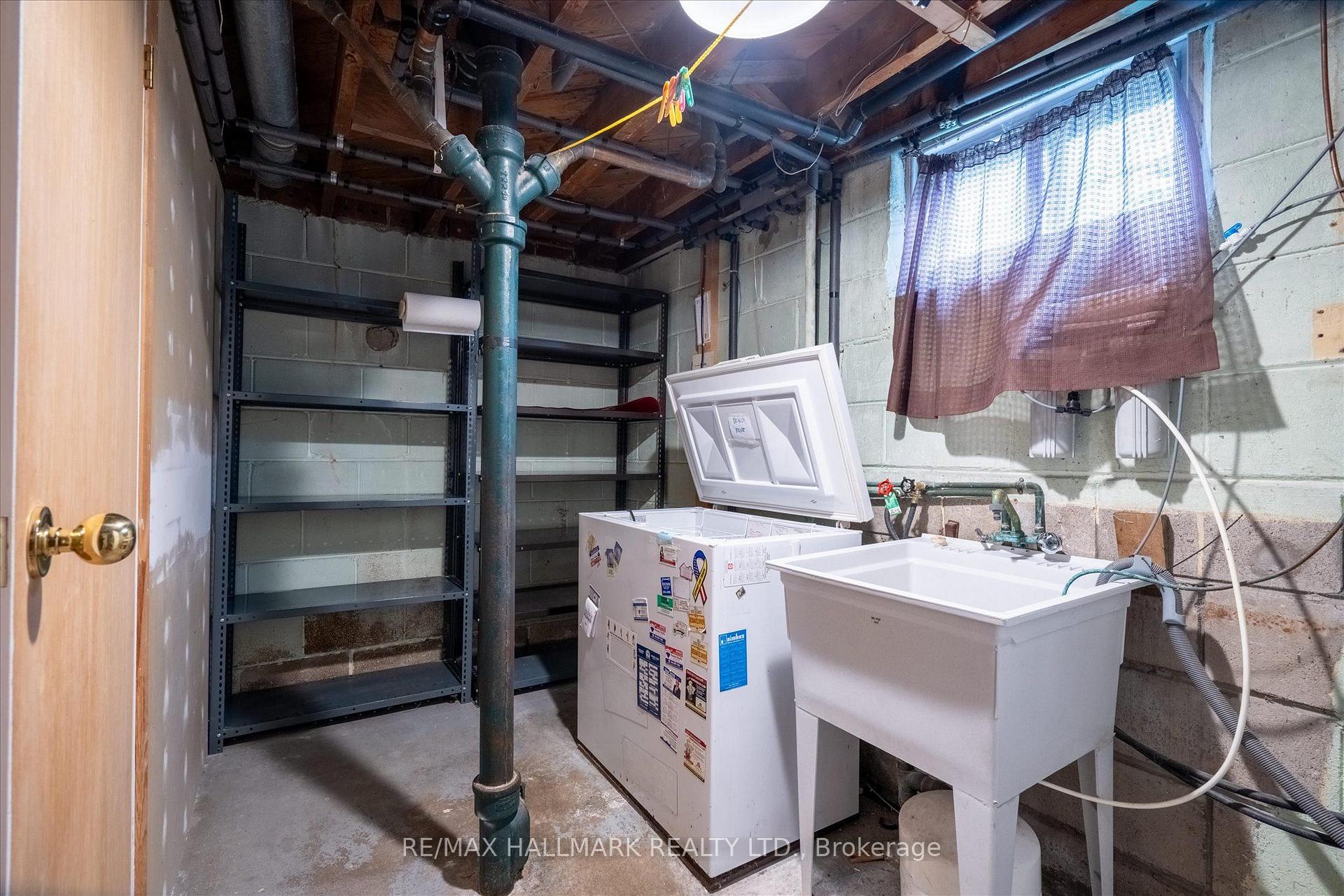 Photo 26 of 37 Holswade Road, Scarborough, Clairlea-Birchmount — HOMEH
