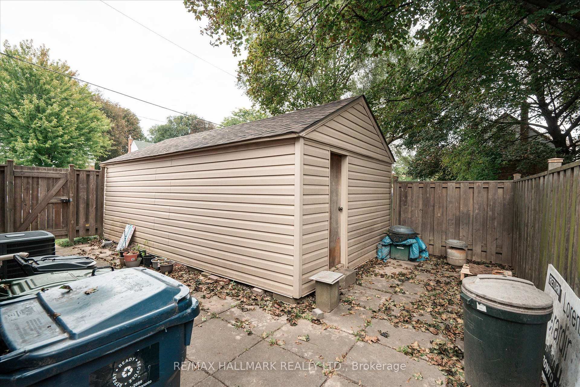 Photo 28 of 37 Holswade Road, Scarborough, Clairlea-Birchmount — HOMEH