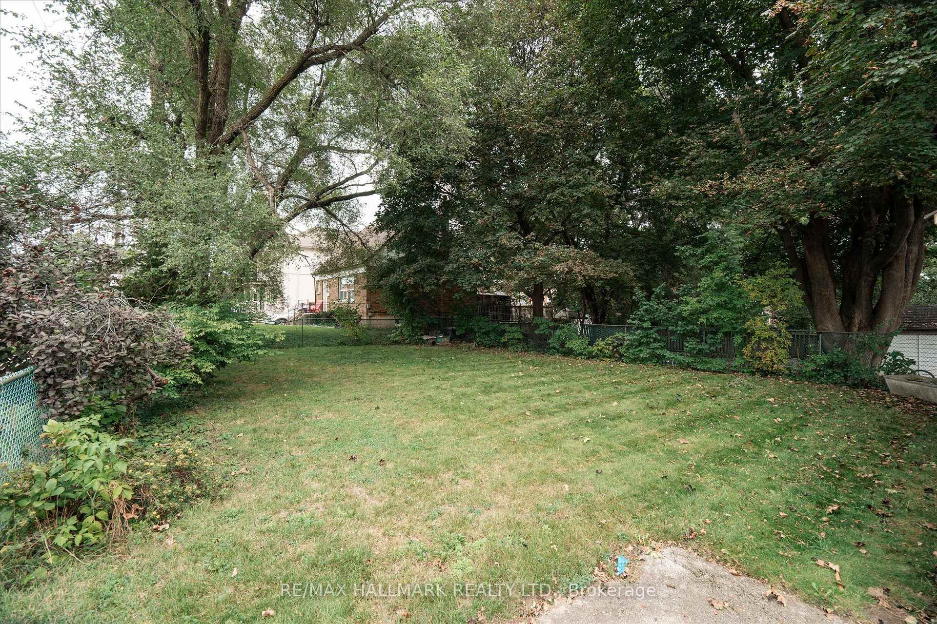 Photo 31 of 37 Holswade Road, Scarborough, Clairlea-Birchmount — HOMEH