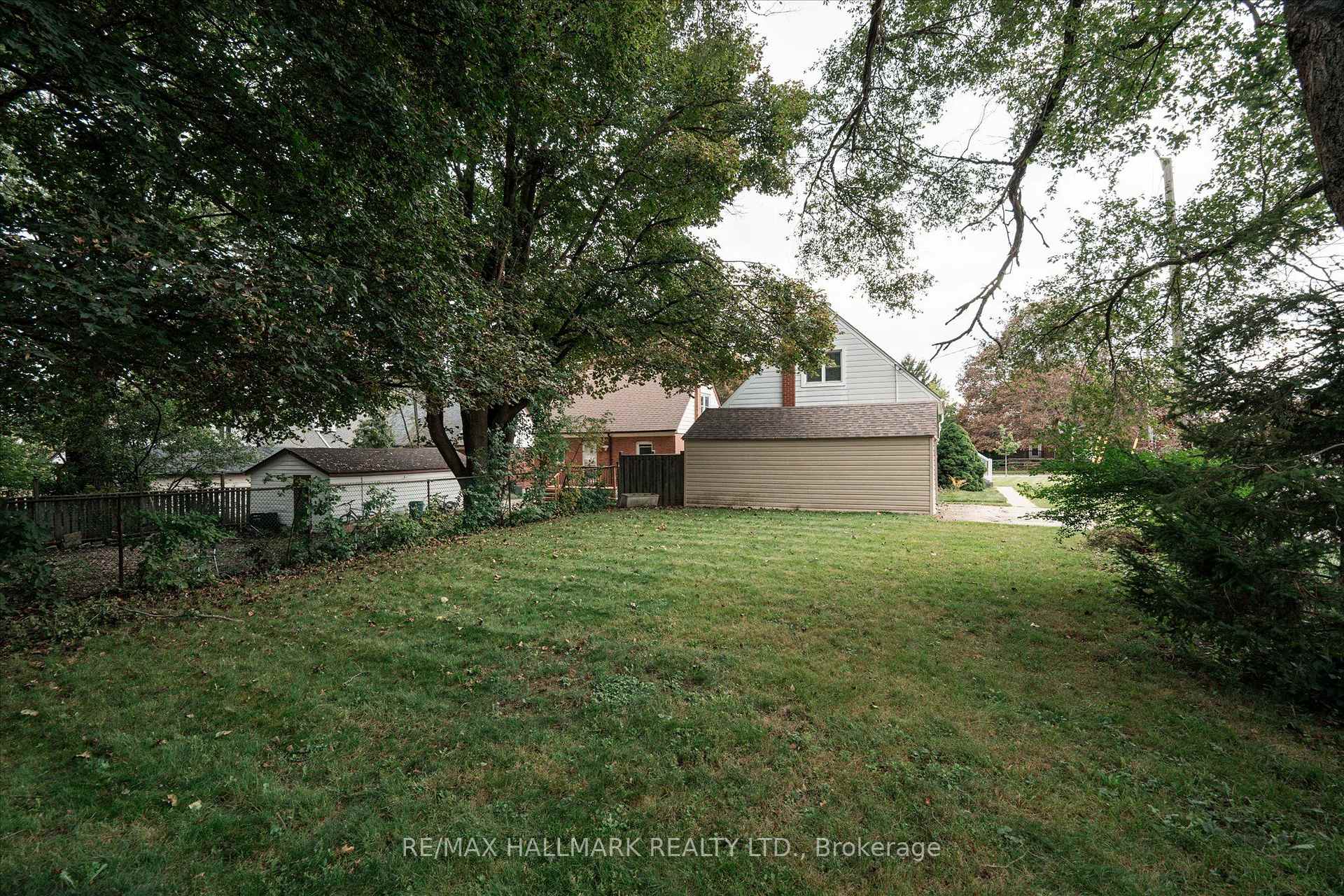 Photo 35 of 37 Holswade Road, Scarborough, Clairlea-Birchmount — HOMEH