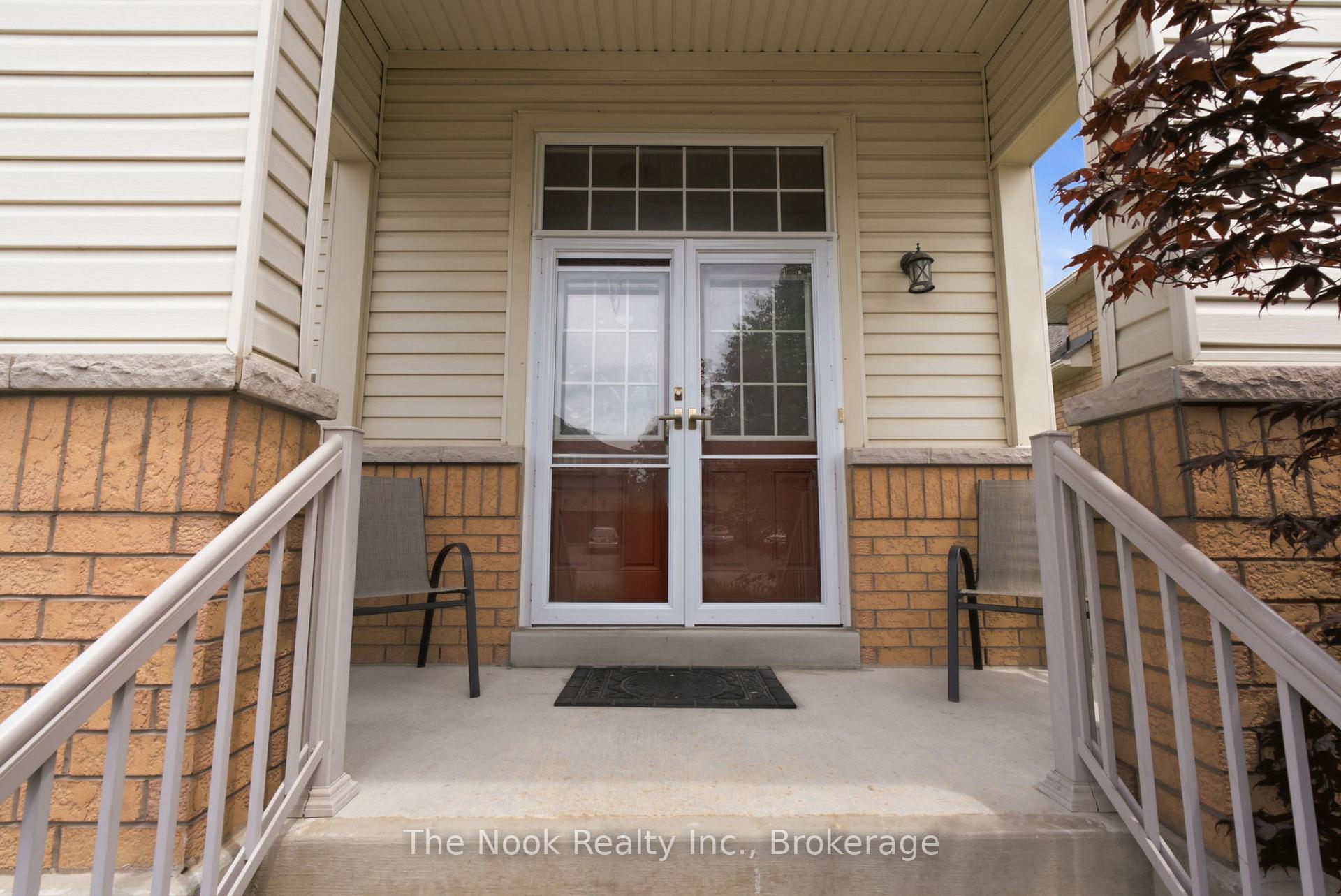 Photo 2 of 19 Alfred Shrubb Lane, Clarington, Bowmanville — HOMEH