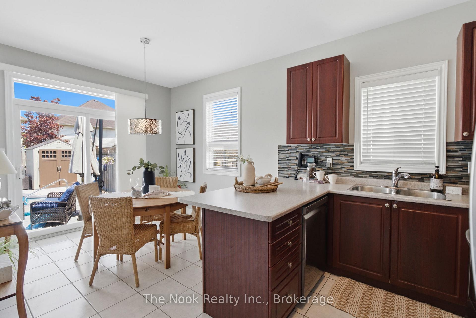Photo 8 of 19 Alfred Shrubb Lane, Clarington, Bowmanville — HOMEH