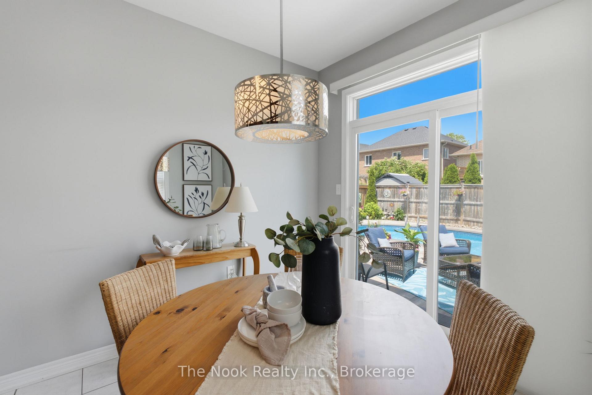 Photo 12 of 19 Alfred Shrubb Lane, Clarington, Bowmanville — HOMEH
