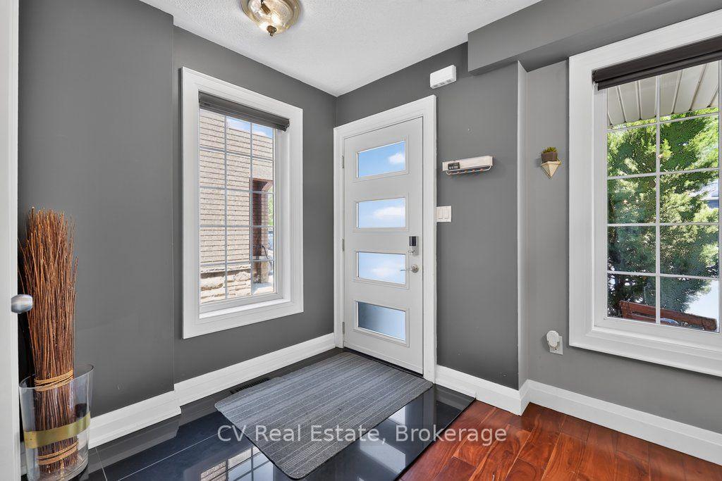 Photo 4 of 2396 Emerson Drive, Burlington, Orchard — HOMEH