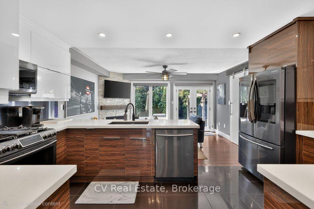 Photo 8 of 2396 Emerson Drive, Burlington, Orchard — HOMEH