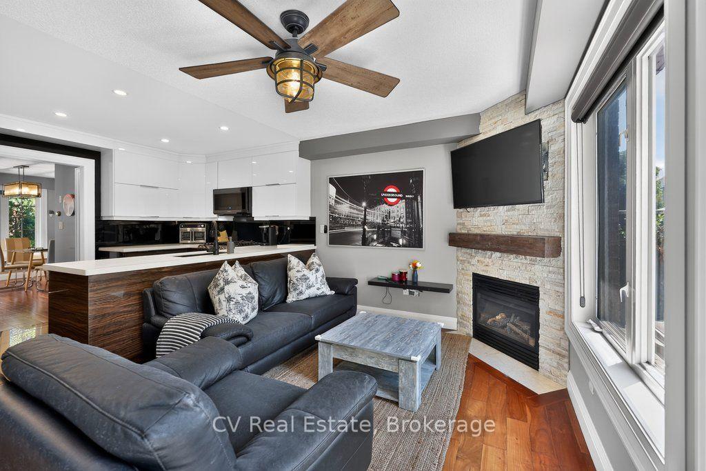 Photo 13 of 2396 Emerson Drive, Burlington, Orchard — HOMEH