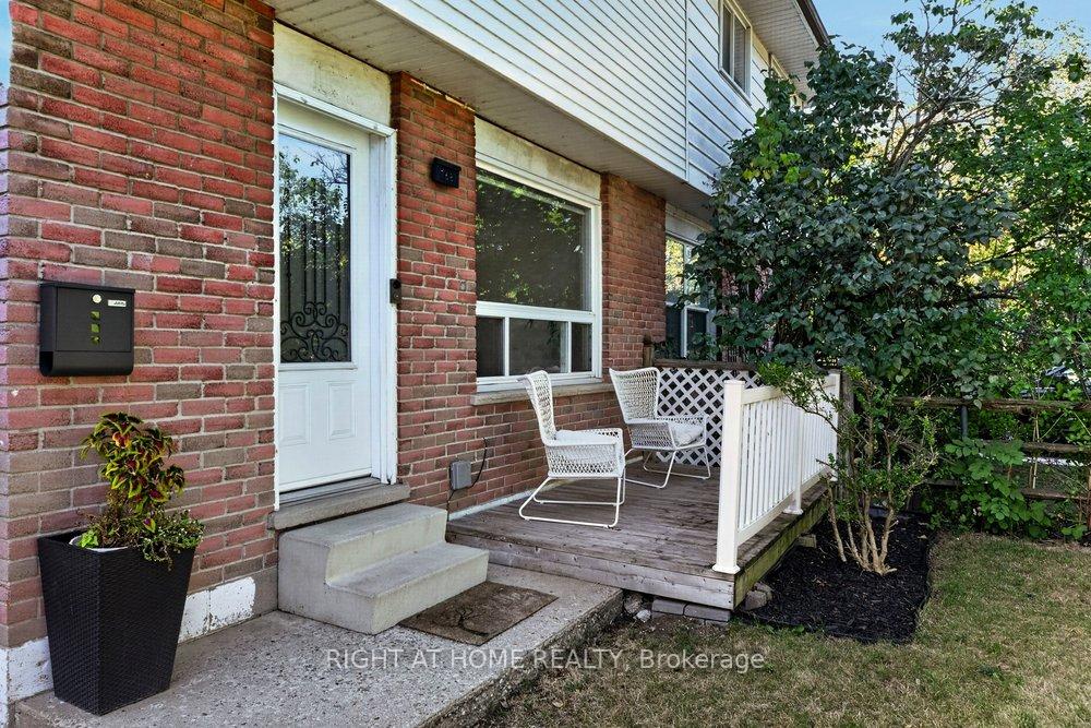 Photo 2 of 168 Berkindale Drive, Hamilton, Riverdale — HOMEH