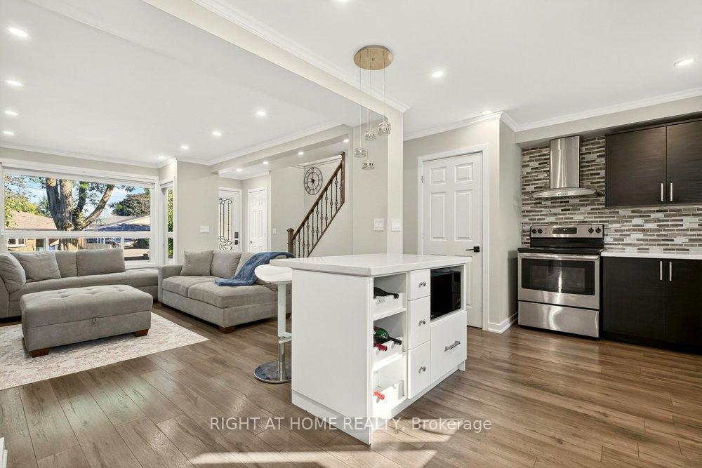 Photo 9 of 168 Berkindale Drive, Hamilton, Riverdale — HOMEH