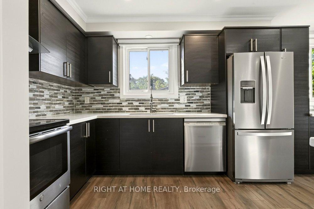 Photo 11 of 168 Berkindale Drive, Hamilton, Riverdale — HOMEH