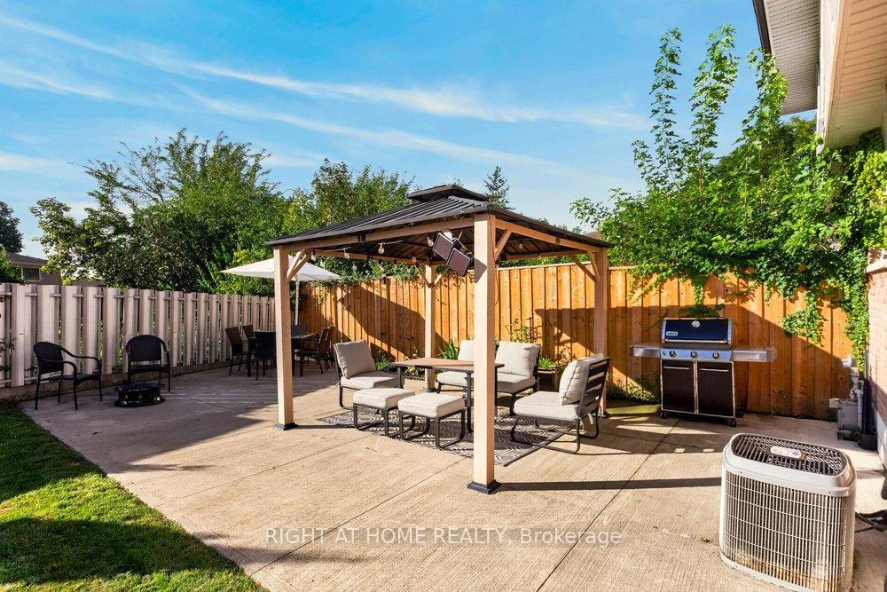 Photo 26 of 168 Berkindale Drive, Hamilton, Riverdale — HOMEH