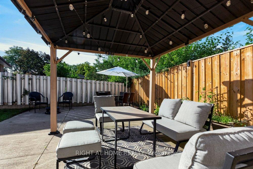 Photo 27 of 168 Berkindale Drive, Hamilton, Riverdale — HOMEH