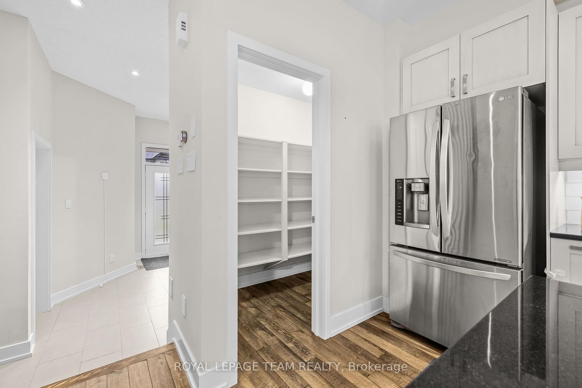 Photo 13 of 605 Tennant Way, Ottawa, Riverside South/Gloucester Glen — HOMEH