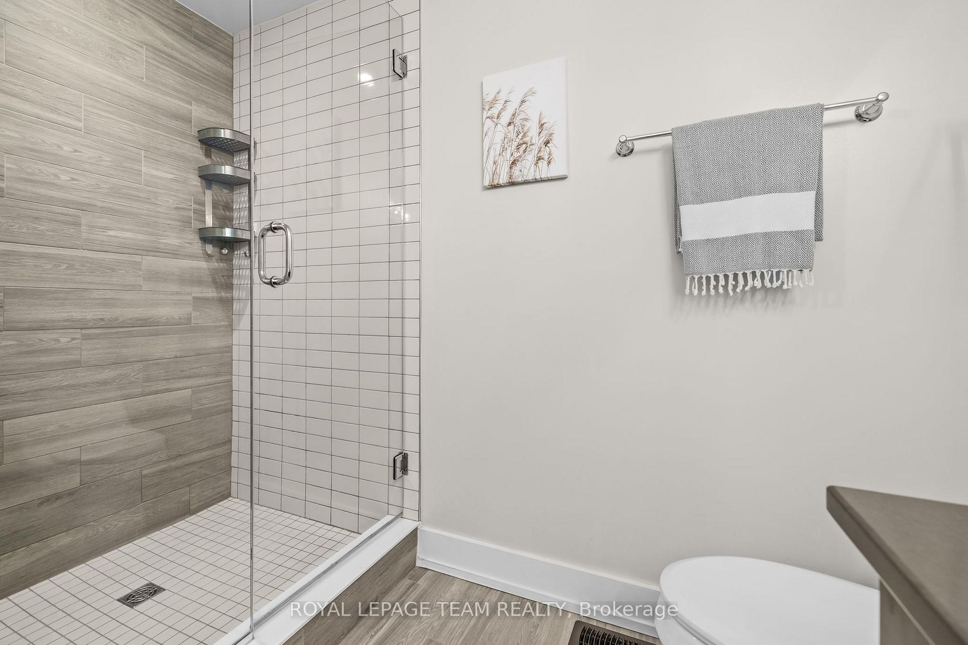 Photo 21 of 605 Tennant Way, Ottawa, Riverside South/Gloucester Glen — HOMEH
