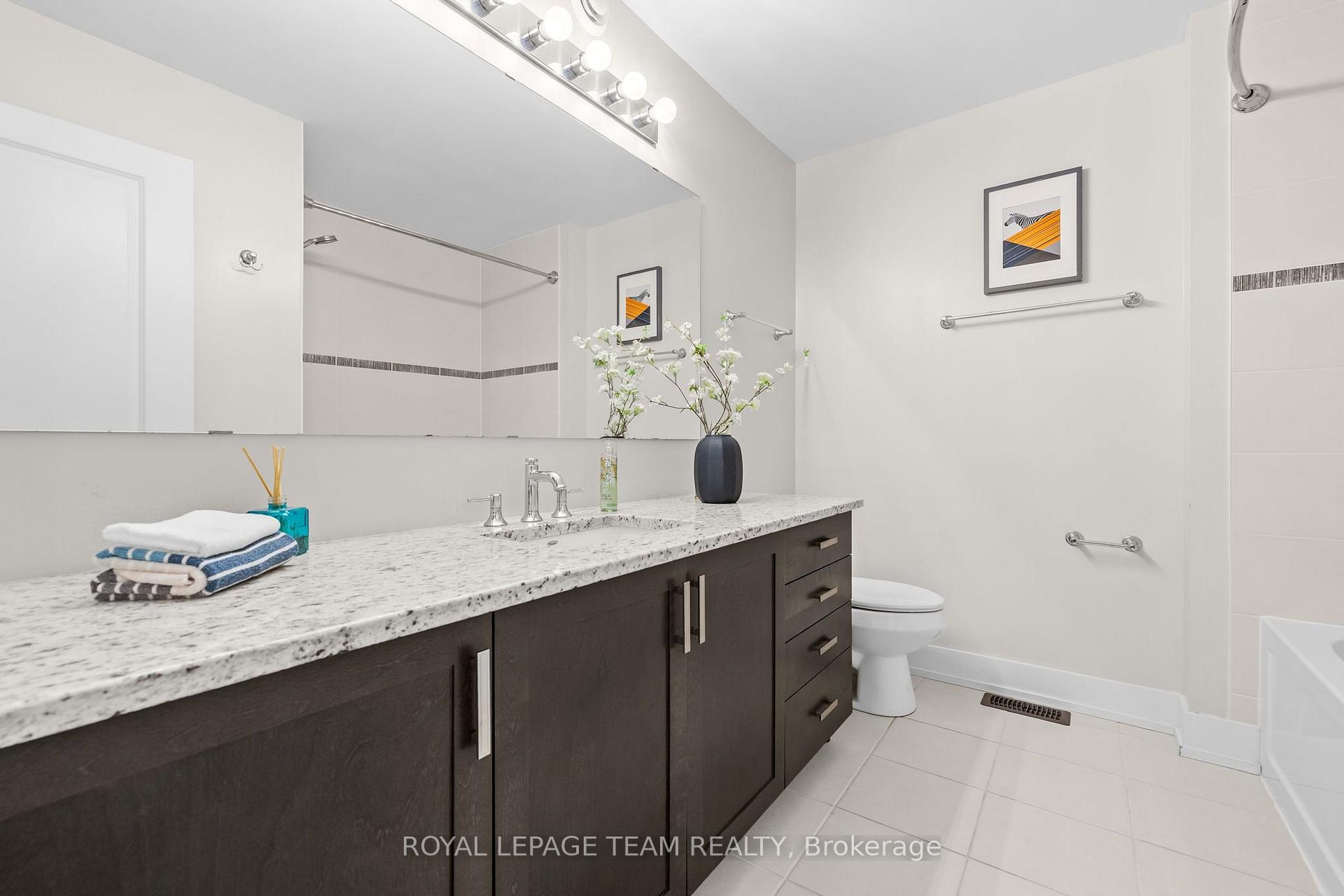 Photo 24 of 605 Tennant Way, Ottawa, Riverside South/Gloucester Glen — HOMEH