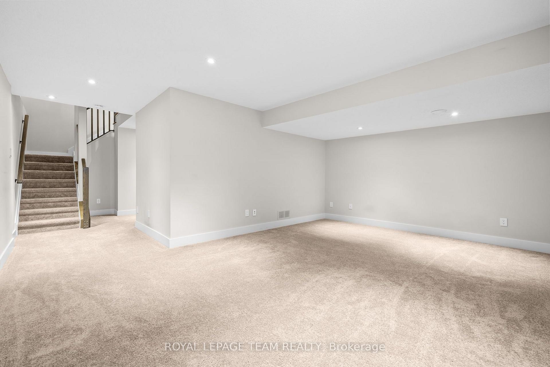 Photo 29 of 605 Tennant Way, Ottawa, Riverside South/Gloucester Glen — HOMEH
