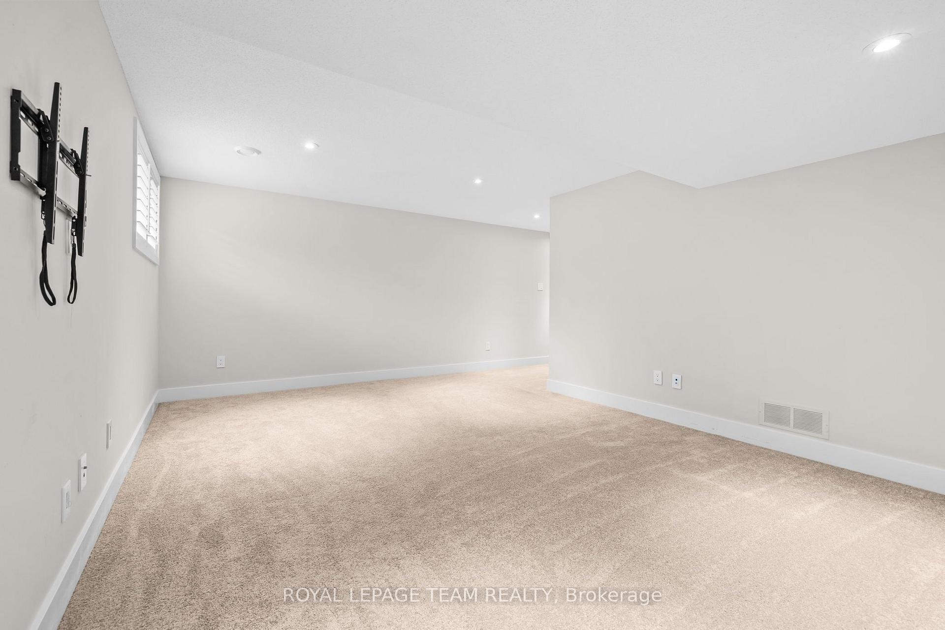 Photo 30 of 605 Tennant Way, Ottawa, Riverside South/Gloucester Glen — HOMEH