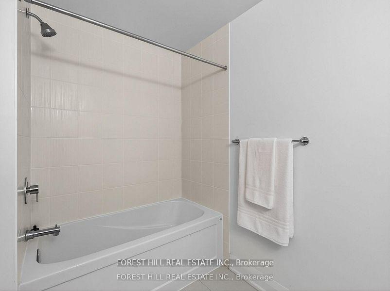 Photo 13 of Unit 1703E, 20 Gatineau Drive, Vaughan, Beverley Glen — HOMEH