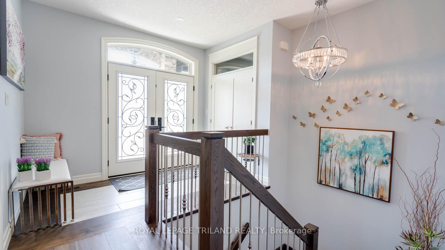 Photo 3 of 37 Ashby Crescent, Strathroy-Caradoc, SW — HOMEH