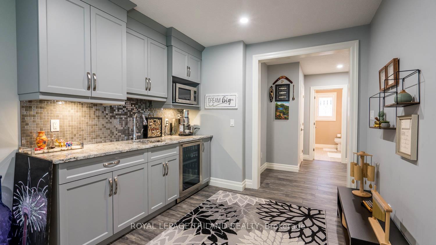 Photo 5 of 37 Ashby Crescent, Strathroy-Caradoc, SW — HOMEH