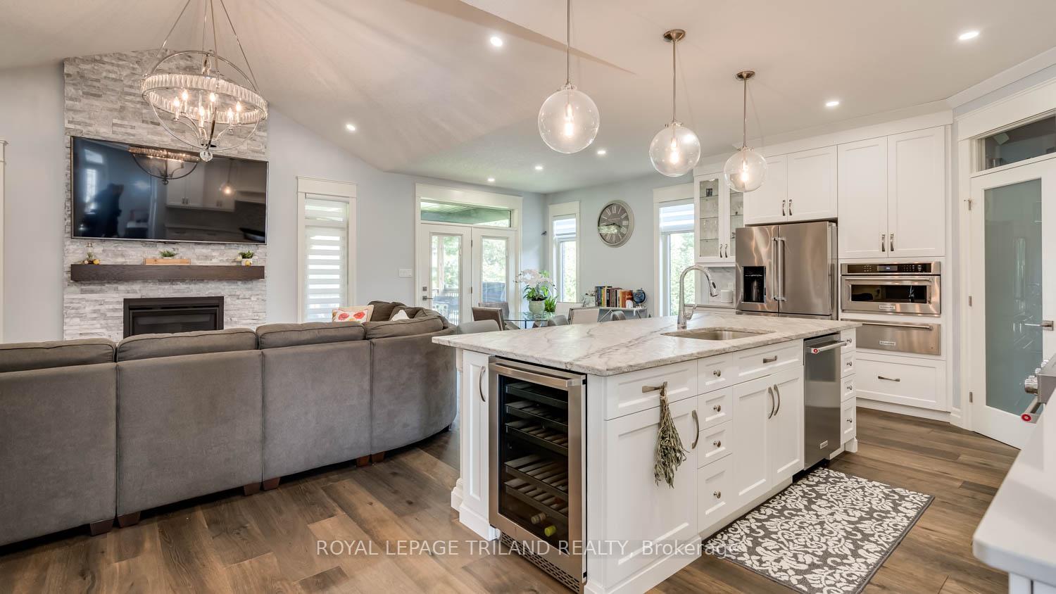 Photo 8 of 37 Ashby Crescent, Strathroy-Caradoc, SW — HOMEH
