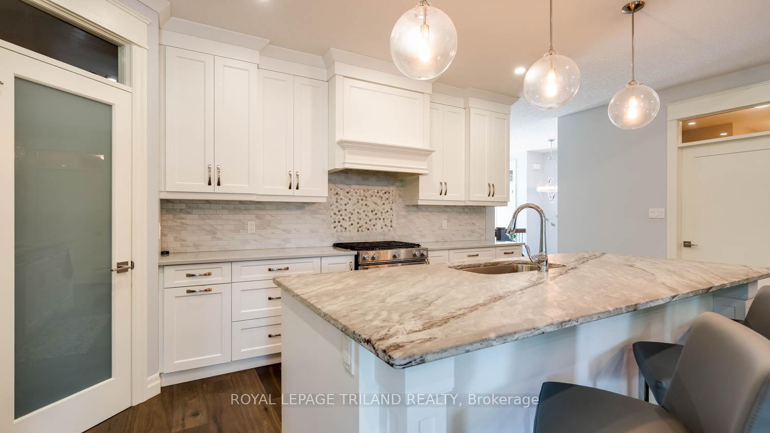 Photo 10 of 37 Ashby Crescent, Strathroy-Caradoc, SW — HOMEH