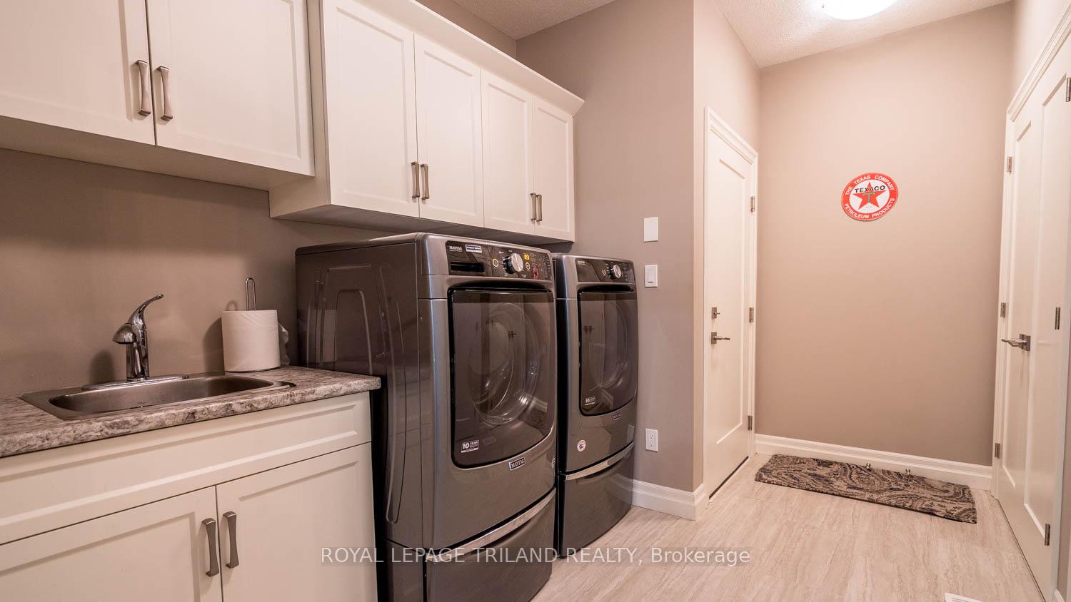 Photo 15 of 37 Ashby Crescent, Strathroy-Caradoc, SW — HOMEH
