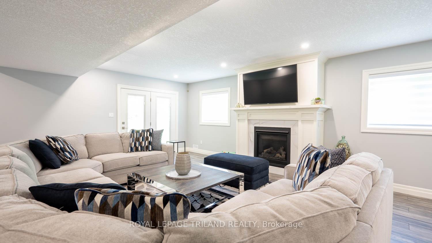 Photo 25 of 37 Ashby Crescent, Strathroy-Caradoc, SW — HOMEH