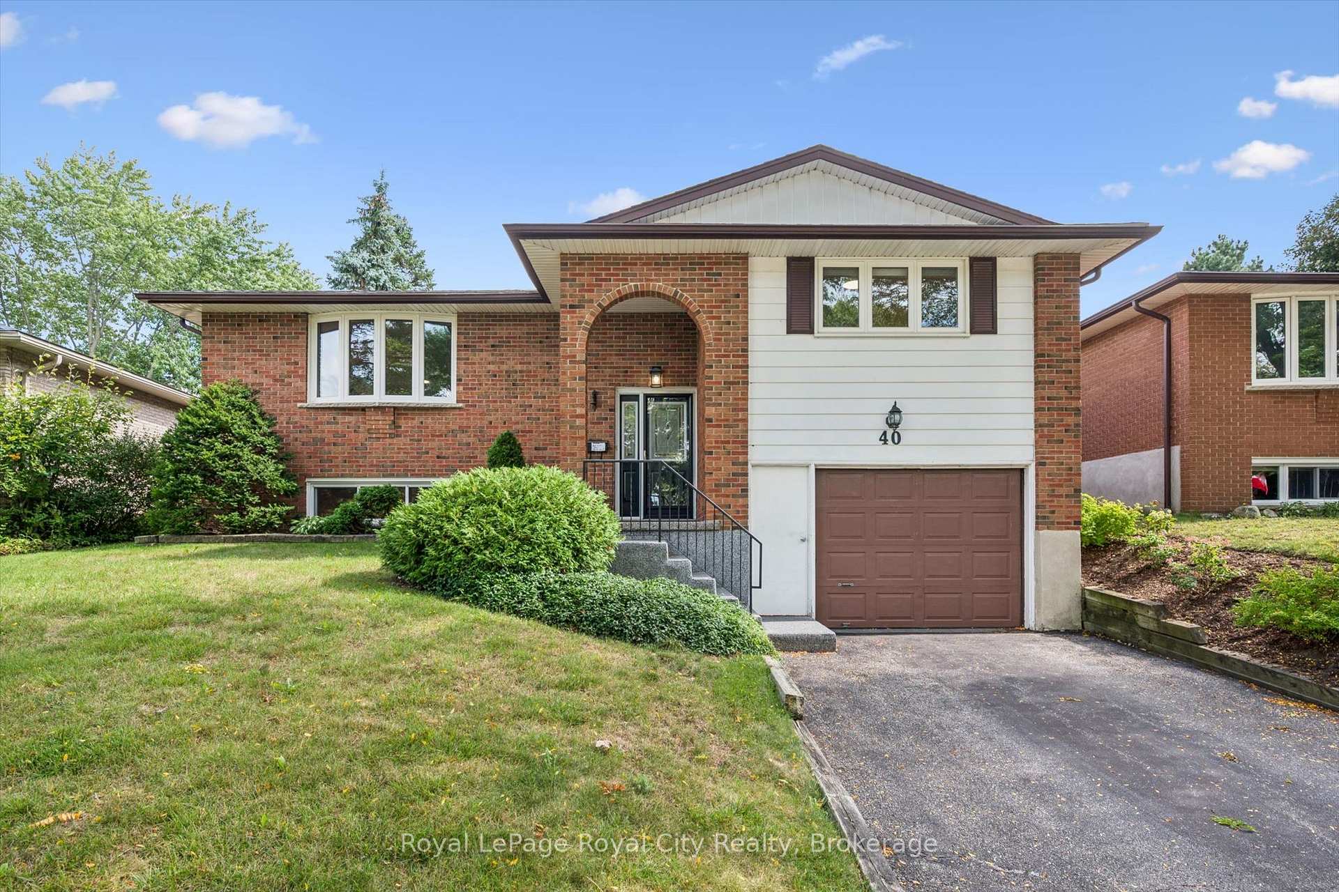 Photo 12 of 40 Bishop Court, Guelph, Dovercliffe Park/Old University — HOMEH
