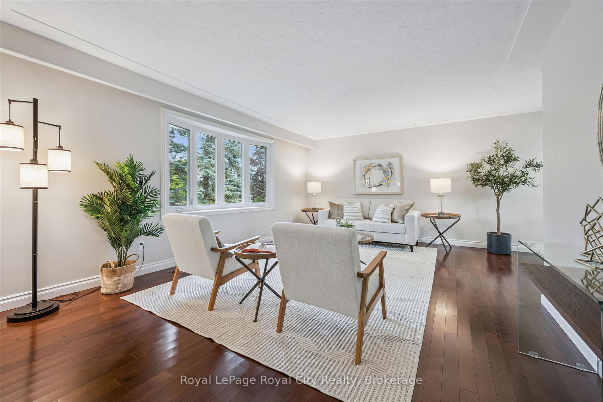 Photo 15 of 40 Bishop Court, Guelph, Dovercliffe Park/Old University — HOMEH