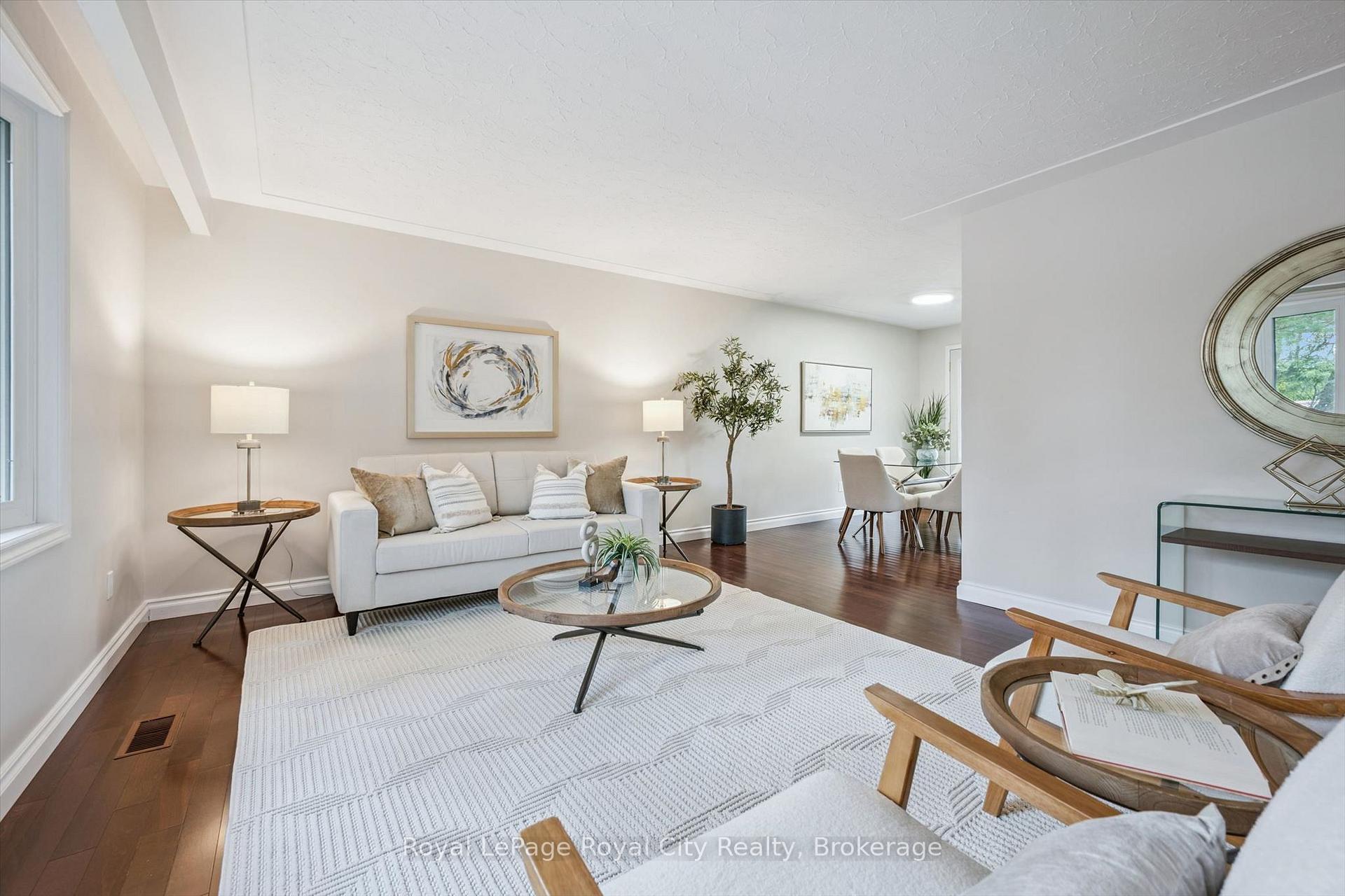 Photo 16 of 40 Bishop Court, Guelph, Dovercliffe Park/Old University — HOMEH